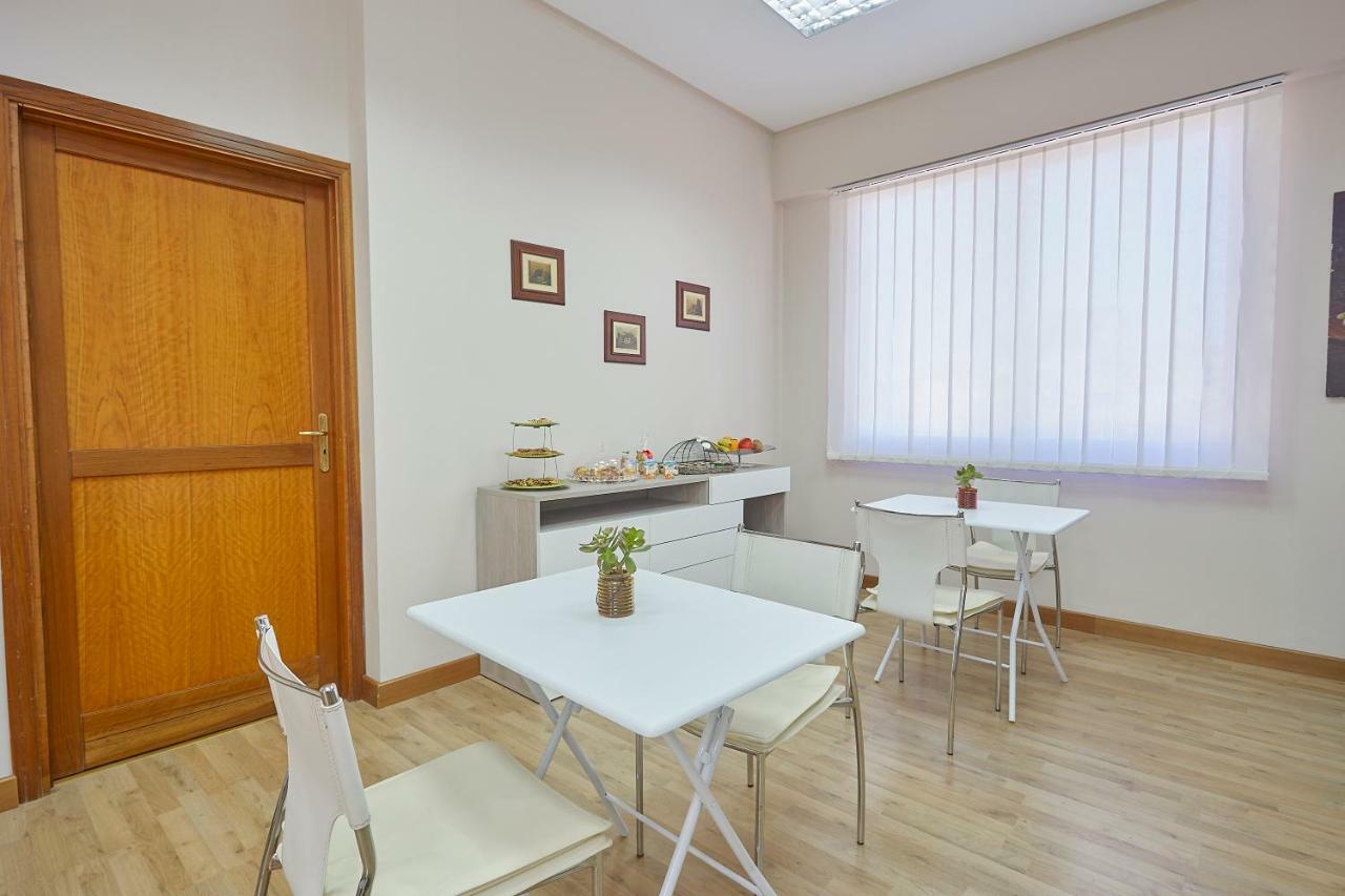 パレルモ Sturzo 44 Bed & Breakfast エクステリア 写真