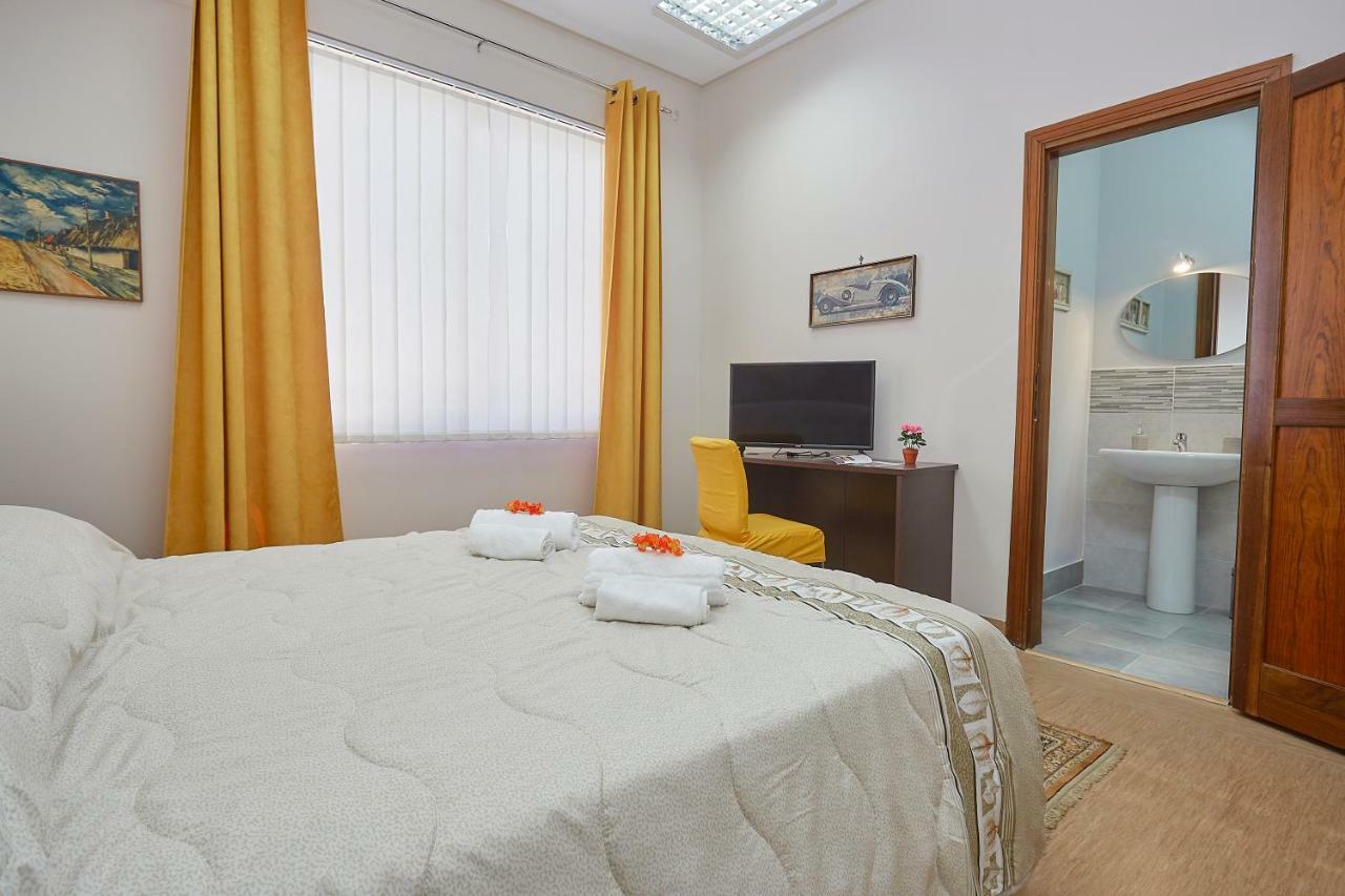 パレルモ Sturzo 44 Bed & Breakfast エクステリア 写真